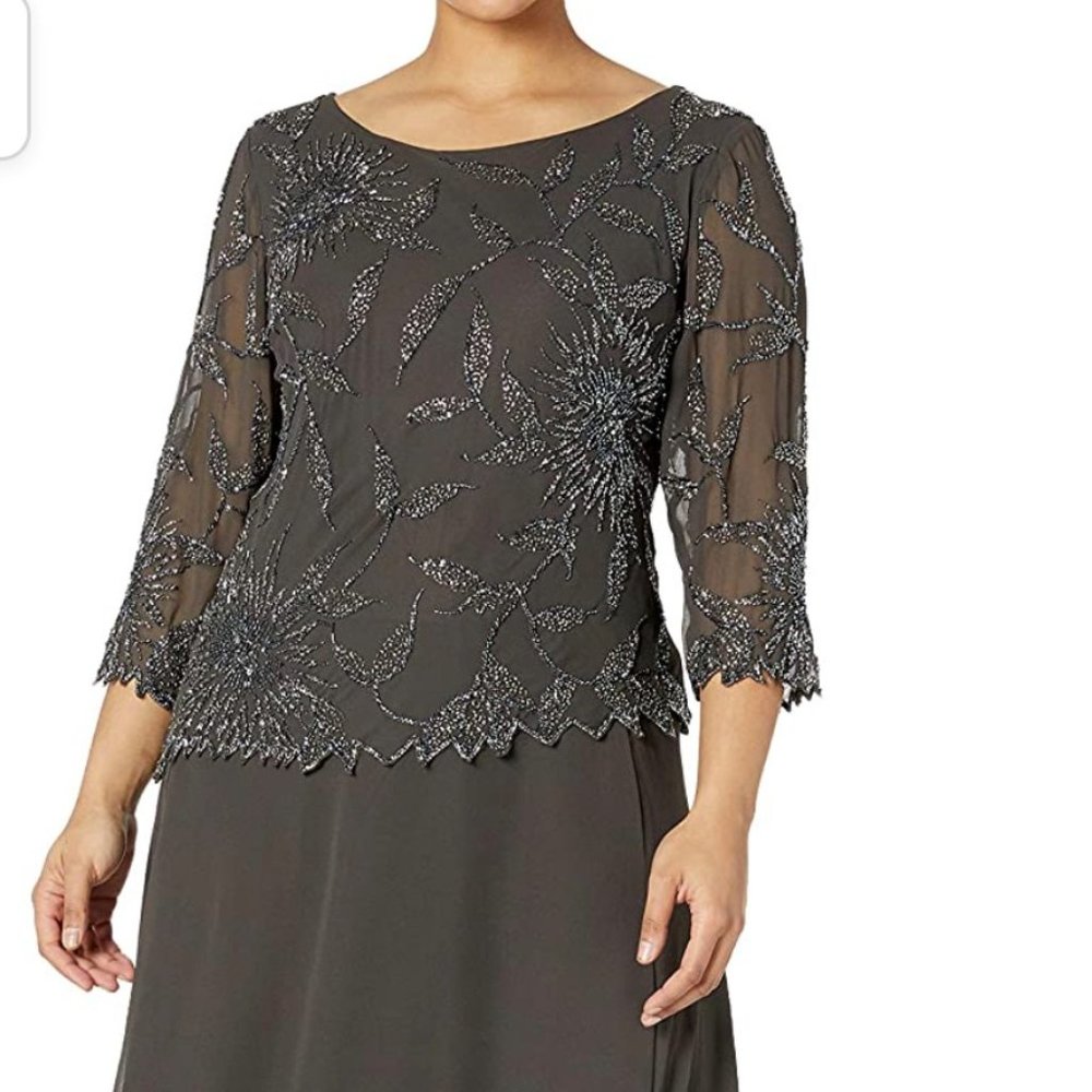 NEW J Kara Womens Plus Size Long Scoop Neck Dress with 3/4 Sleeve Beaded Top